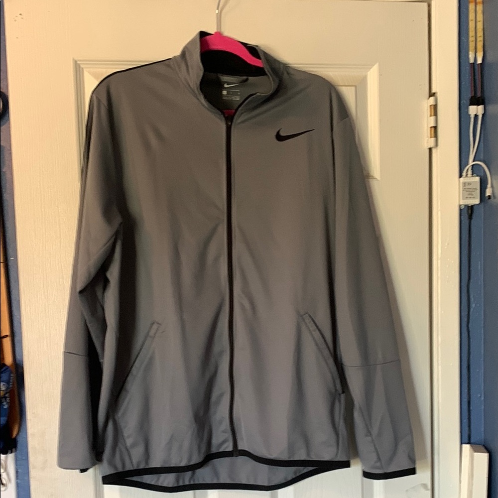 Nike Gray Windbreaker Lightweight Athletic Jacket